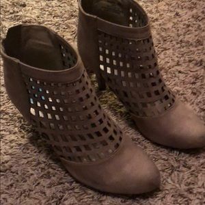 Tan heel boots